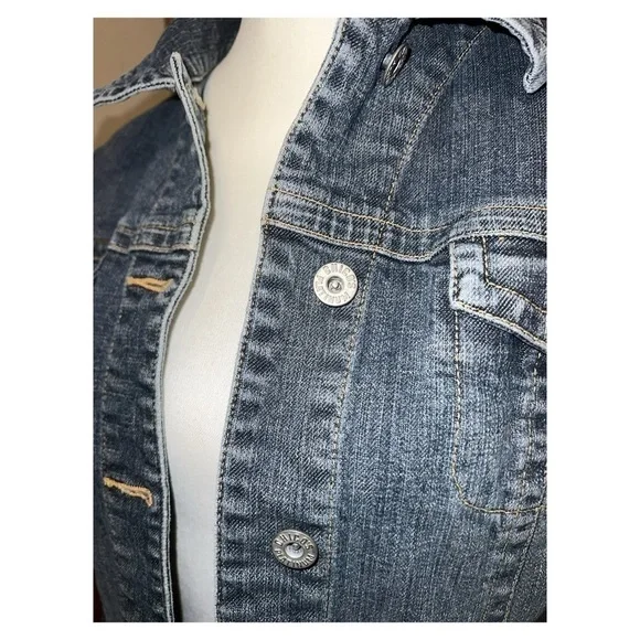 Chicos Platinum Denim - Heavy Weight - Fitted - Size 1 (Traditional Small) - Picture 3 of 10